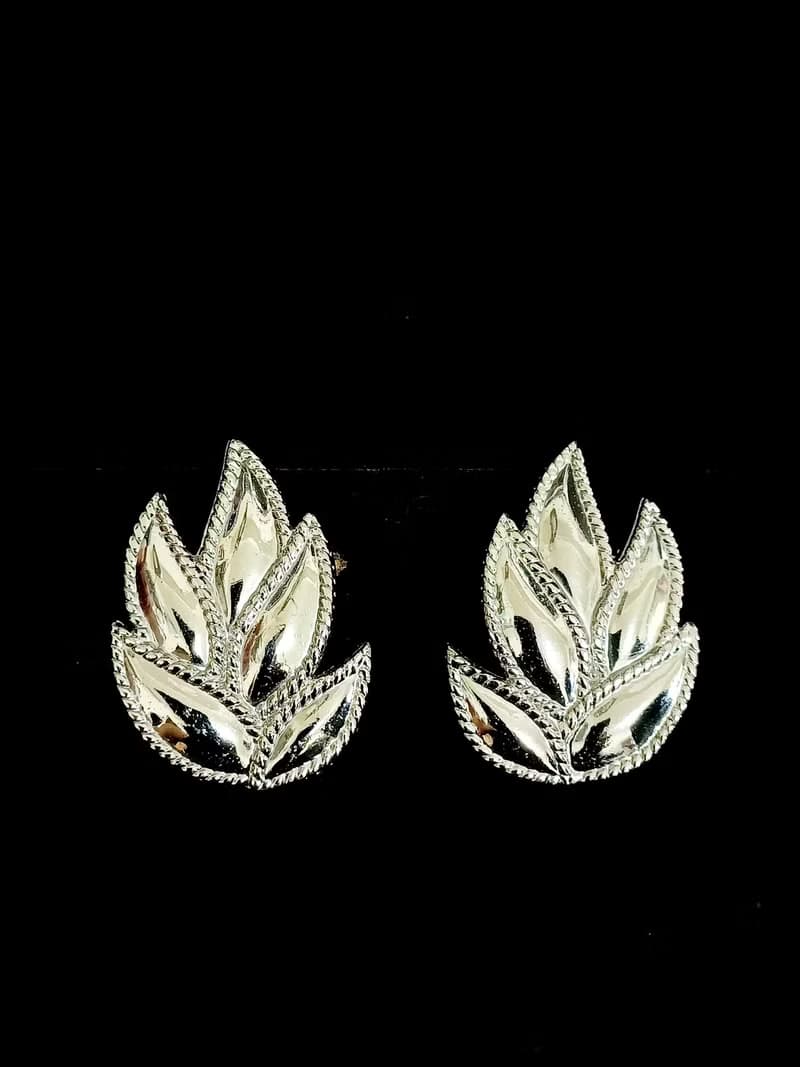 vintage jewelry  Monet 古董亮銀葉形夾式耳環