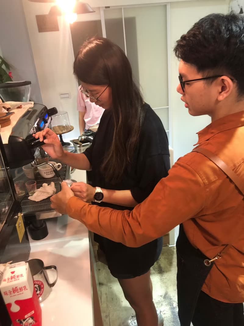 【體驗】台北松山 零基礎拉花課程 咖啡拉花 拿鐵 鑠咖啡 咖啡教學 課程