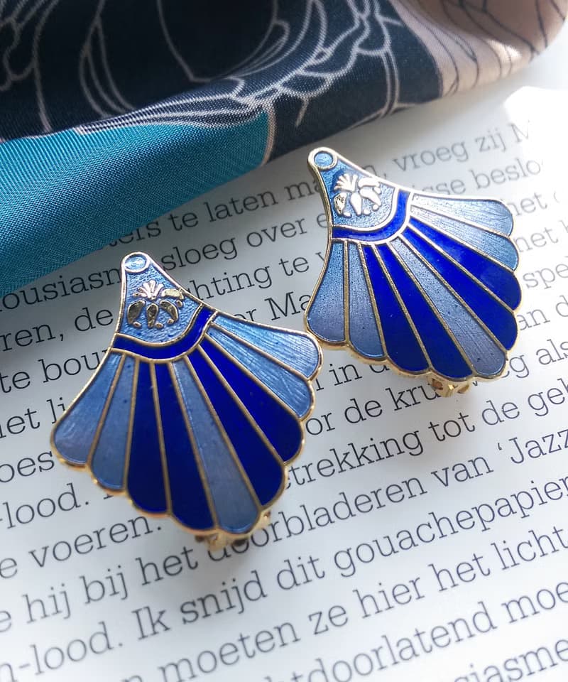 Vintage Jewelry  西洋古董飾品 景泰藍 藍色調放射裙襬 夾式耳環