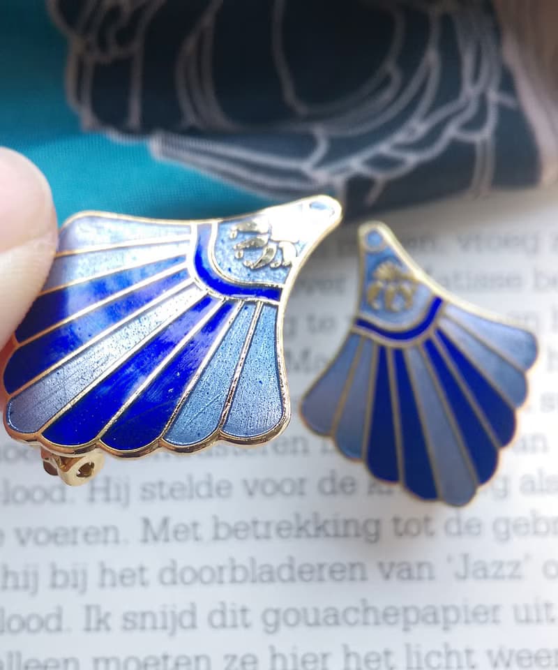 Vintage Jewelry  西洋古董飾品 景泰藍 藍色調放射裙襬 夾式耳環
