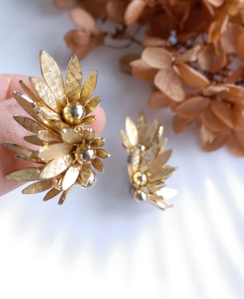 Vintage Jewelry 西洋古董飾品 立體 金針葉 夾式耳環