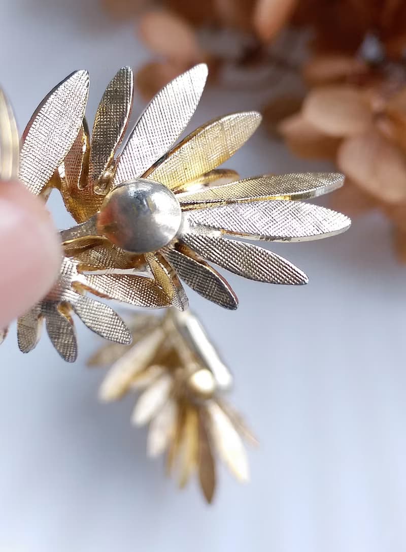 Vintage Jewelry 西洋古董飾品 立體 金針葉 夾式耳環