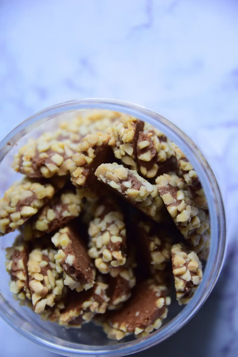 【 愛心版 】罐裝曲奇&小棉球 (口味可選)【情人節禮盒】