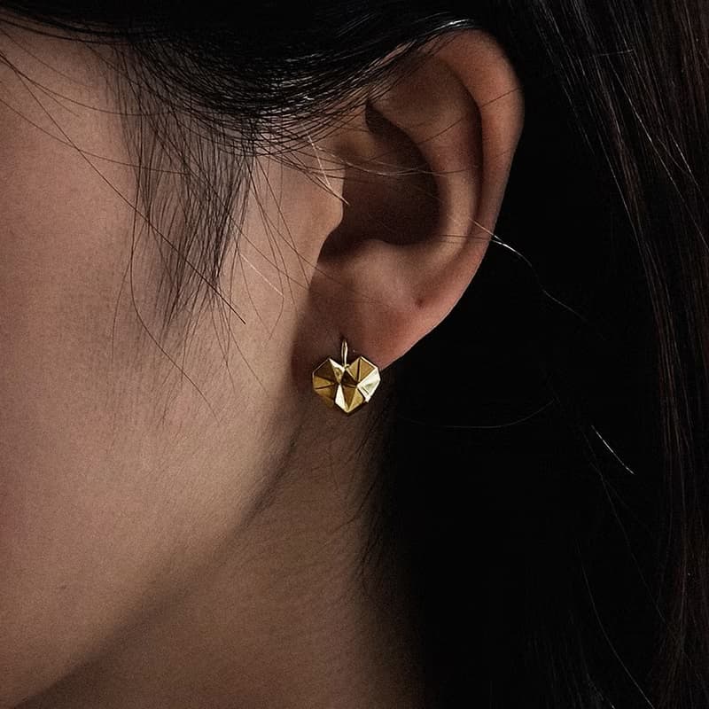 Korean Celebrity Worn Unique Heart One Touch Earrings 14k