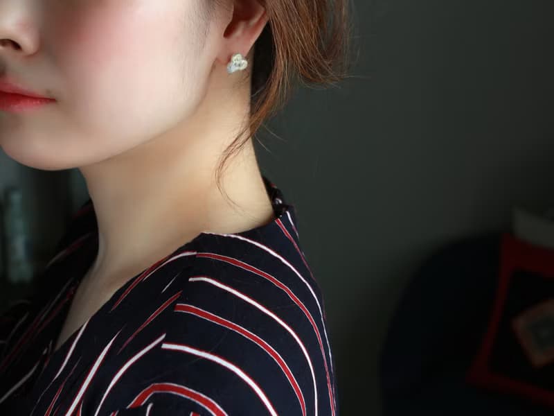 14kgf- 3 petals pearl pierced earrings /can change to clip-on