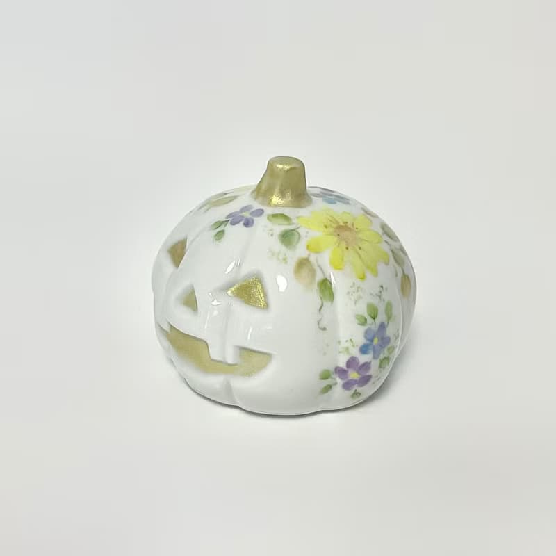 小さなハロウィンパンプキンの、磁器のオーナメント