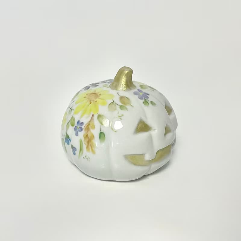 小さなハロウィンパンプキンの、磁器のオーナメント