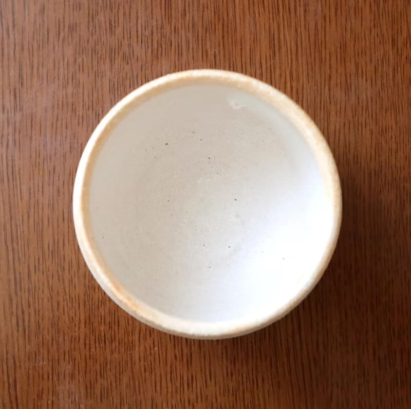 白陶土とチタンマット釉のお湯のみ