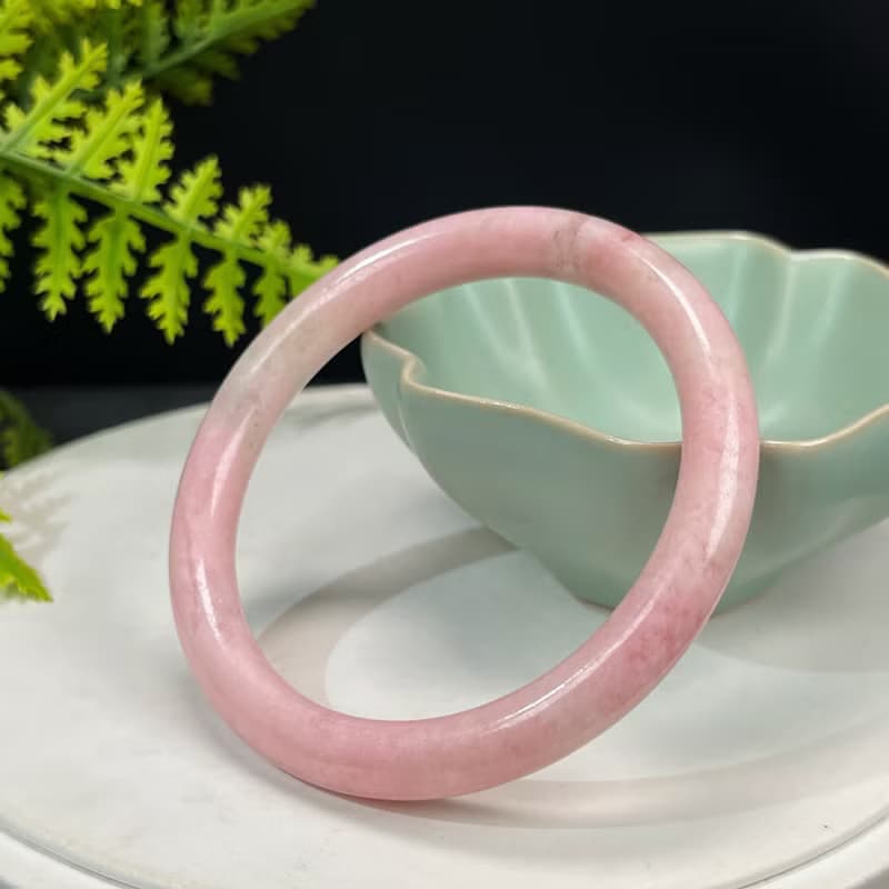 精美 玫瑰蛋白石手鐲 57MM 玉化圓條粉色歐泊手環 靈感平和心輪