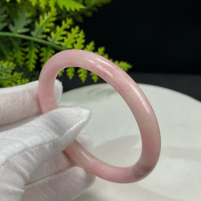 精美 玫瑰蛋白石手鐲 57MM 玉化圓條粉色歐泊手環 靈感平和心輪