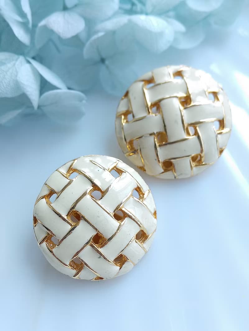 Vintage Jewelry 西洋古董飾品 編織 白琺瑯 知性 夾式耳環