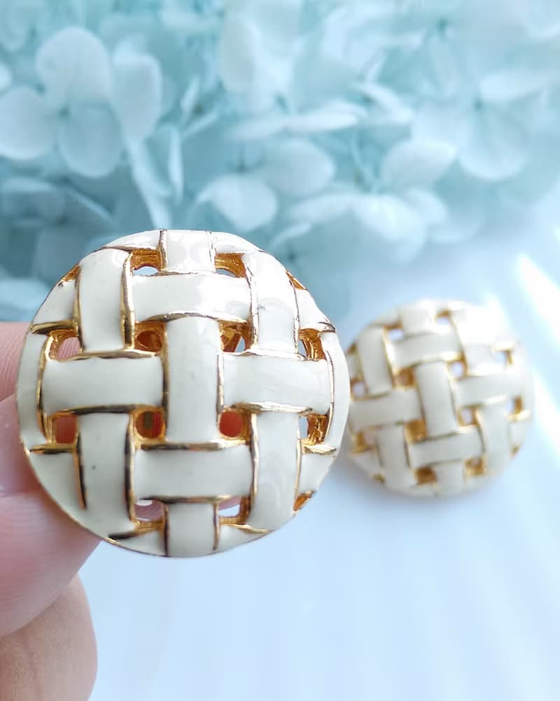 Vintage Jewelry 西洋古董飾品 編織 白琺瑯 知性 夾式耳環
