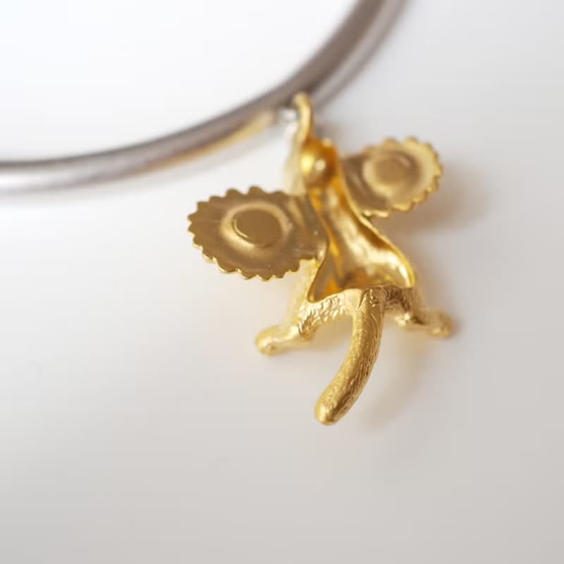 猫のヒゲ入れブレスレット