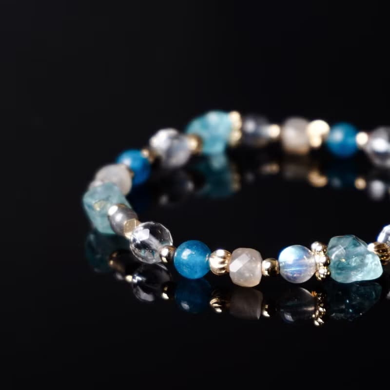 天空之鏡 // 藍磷灰石白水晶月光石拉長石 手鍊 // 溝通表達 療癒