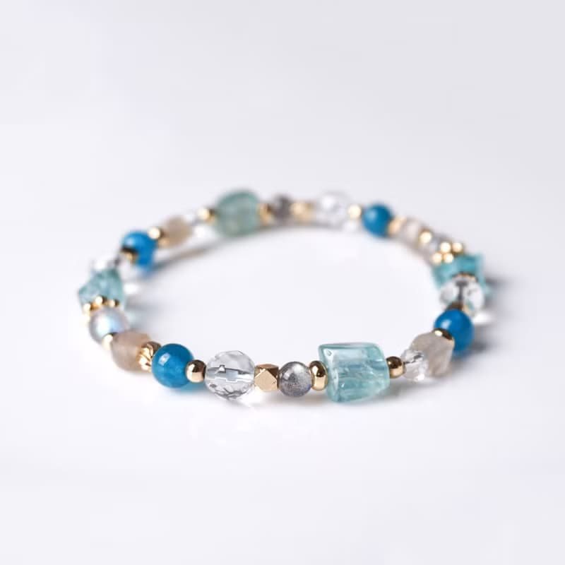 天空之鏡 // 藍磷灰石白水晶月光石拉長石 手鍊 // 溝通表達 療癒