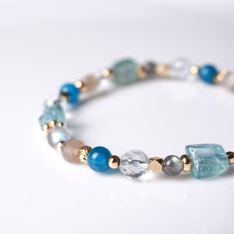 天空之鏡 // 藍磷灰石白水晶月光石拉長石 手鍊 // 溝通表達 療癒