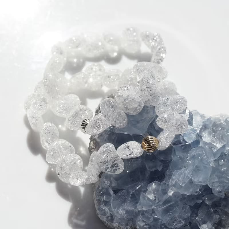 虹に煌めく　爆裂水晶のコルゲートブレスレット　銀花