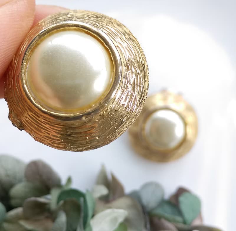 【西洋古董飾品 】金色調  軌跡 優雅 仿珠 夾式耳環