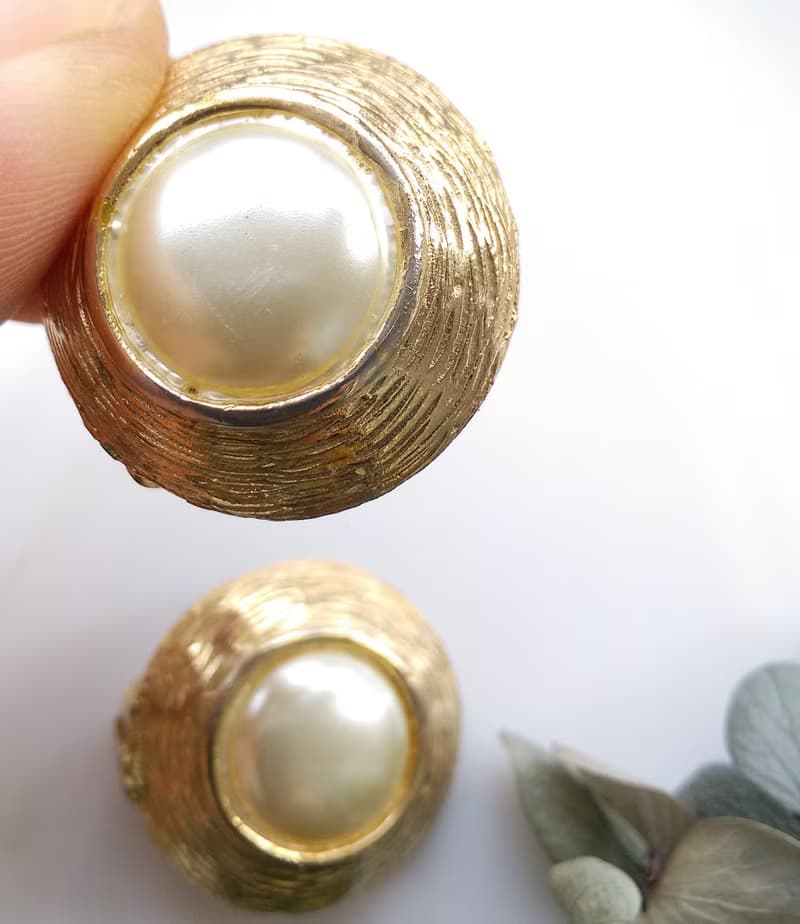 【西洋古董飾品 】金色調  軌跡 優雅 仿珠 夾式耳環