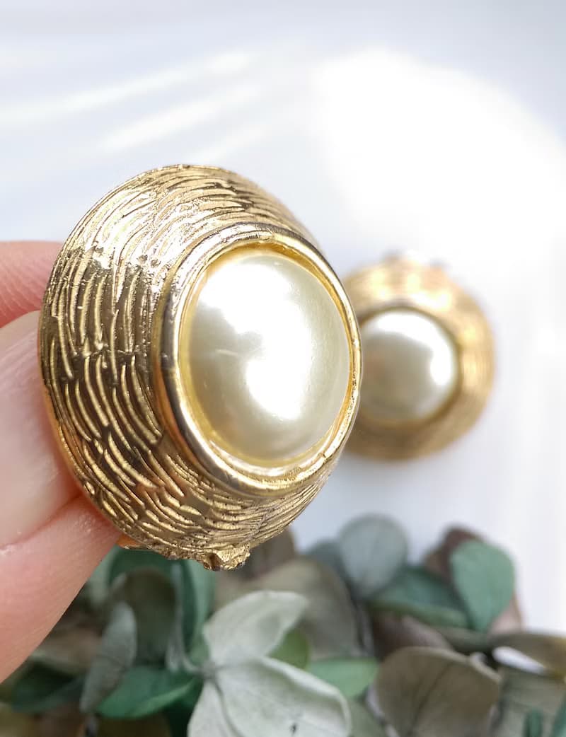 【西洋古董飾品 】金色調  軌跡 優雅 仿珠 夾式耳環