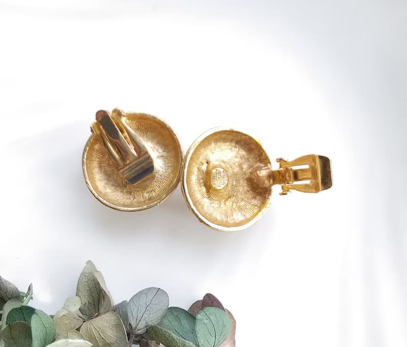 【西洋古董飾品 】金色調  軌跡 優雅 仿珠 夾式耳環