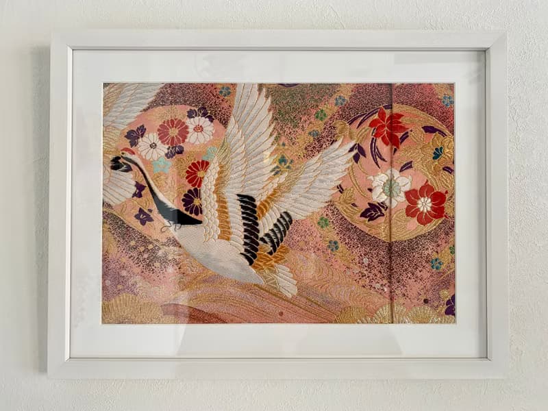 色打掛からつくるアートパネル　vintage fabric 和モダン 和風インテリア 鶴 プレゼント 結婚祝 新築祝 長寿祝 縁起物 額装インテリア　036