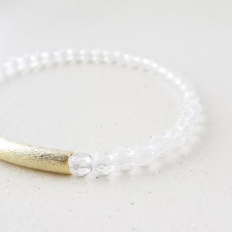 水晶とデザインパイプのブレスレット