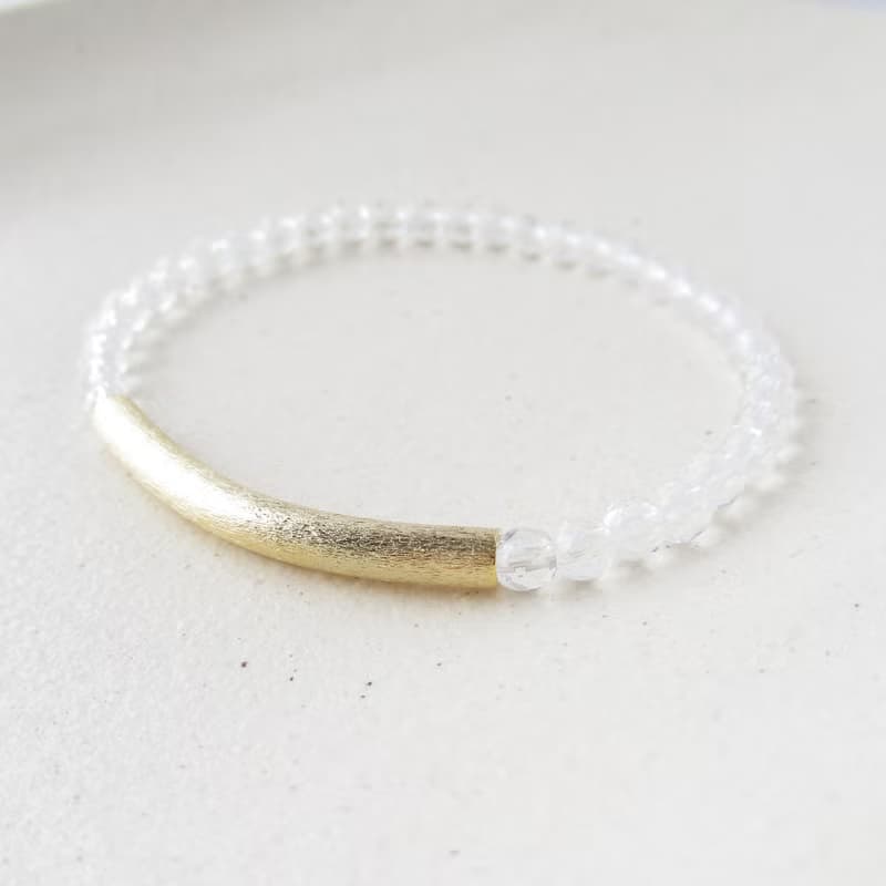 水晶とデザインパイプのブレスレット