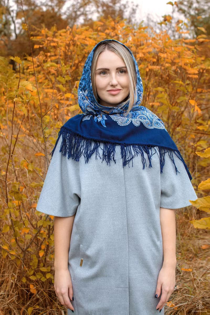 Pavlovo Posad Russian Shawl 100% Wool Scarf 125x125 cm Woolen Fringe 23-14