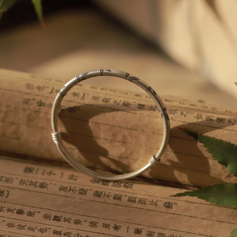 手工鏨刻竹葉紋純銀手環