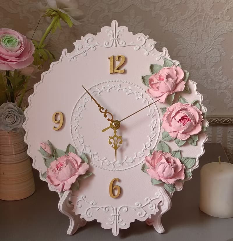座鐘 掛鐘 Small pink table clock with pink roses in vintage style Silent wall clock
