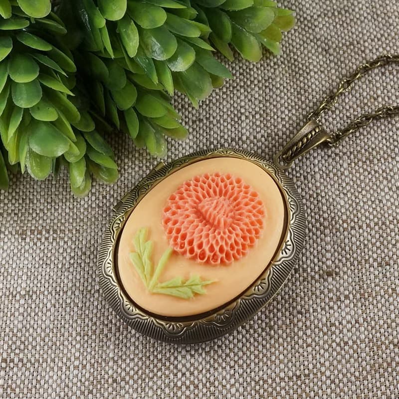 Orange Pink Aster Flower Cameo Oval Photo Locket Pendant Necklace Woman Jewelry
