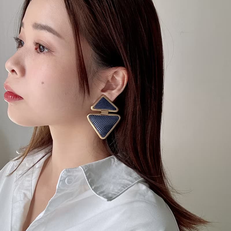 中古孤品 Loewe 羅意威 皮革 耳夾