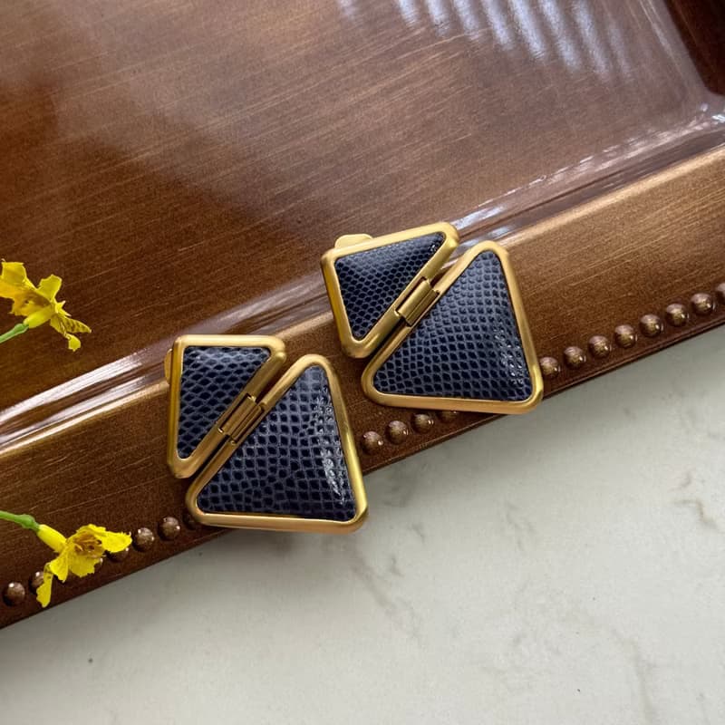 中古孤品 Loewe 羅意威 皮革 耳夾