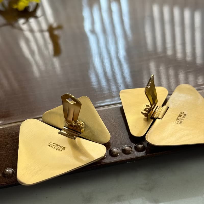 中古孤品 Loewe 羅意威 皮革 耳夾
