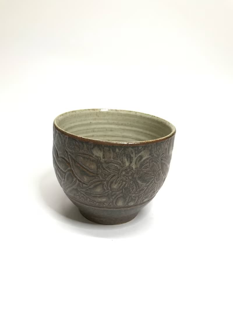 曾永鴻  灰釉刻花馬克杯