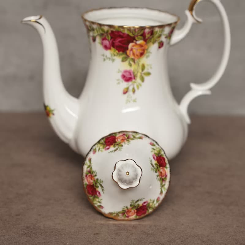 英國Royal Albert鄉村玫瑰22K金雙人午茶組(壺+杯+碟+盤)老鎮玫瑰
