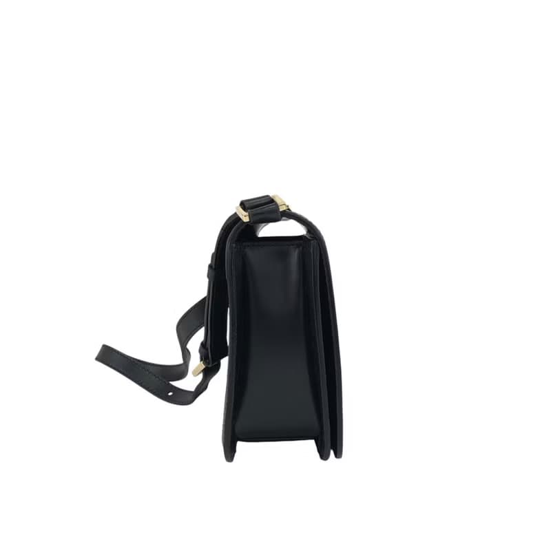 【 日本直送　名牌中古包 】CELINE セリーヌ ショルダーバッグ ブラック ロゴ 型押し レザー ミニバッグ vintage ヴィンテージ  z7yz82
