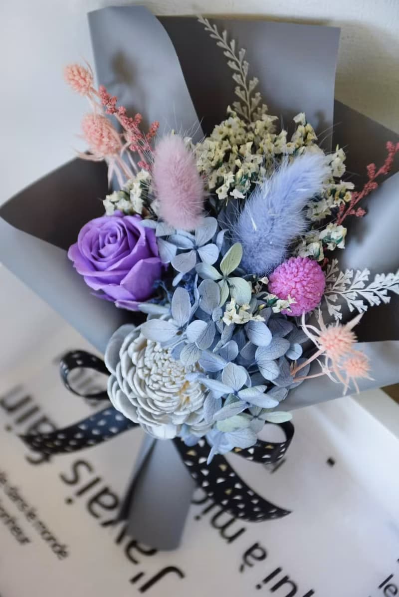 永生索拉花束禮盒 冷灰色系