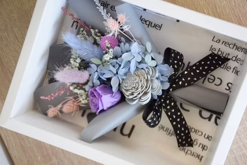 永生索拉花束禮盒 冷灰色系