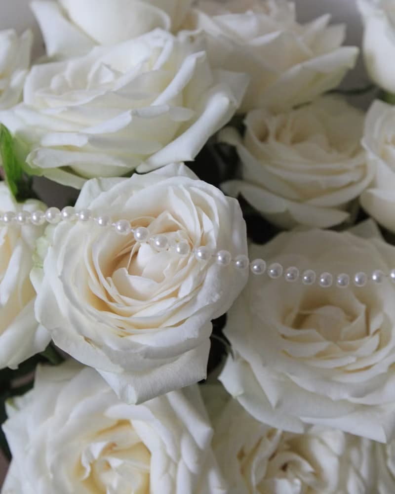 Pure Love 奢華白玫瑰花束 鮮花花束