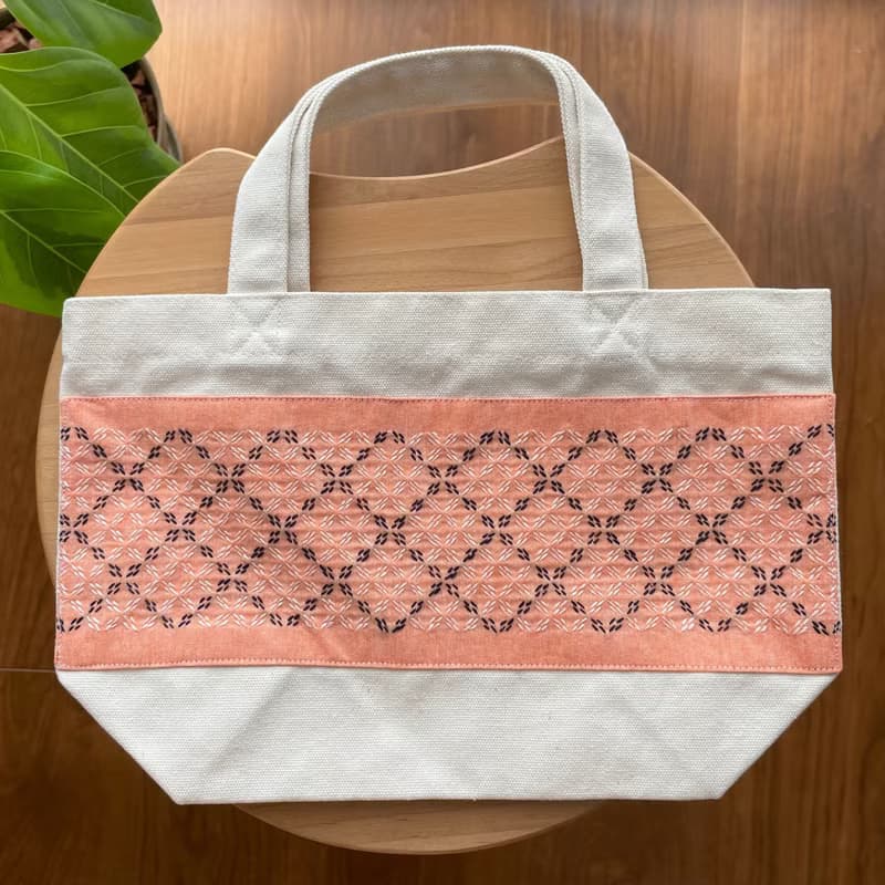 刺し子トートバッグS  方眼オレンジ　マチ付き　キャンバストート　ミニバッグ　刺繍　プレゼント　誕生日　チェック　日本