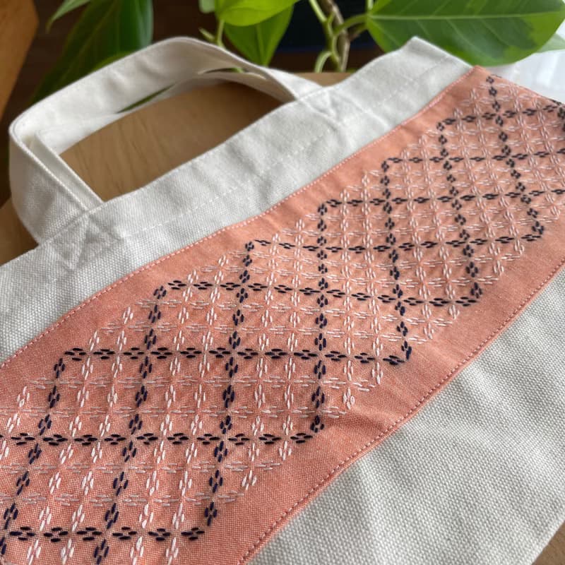 刺し子トートバッグS  方眼オレンジ　マチ付き　キャンバストート　ミニバッグ　刺繍　プレゼント　誕生日　チェック　日本