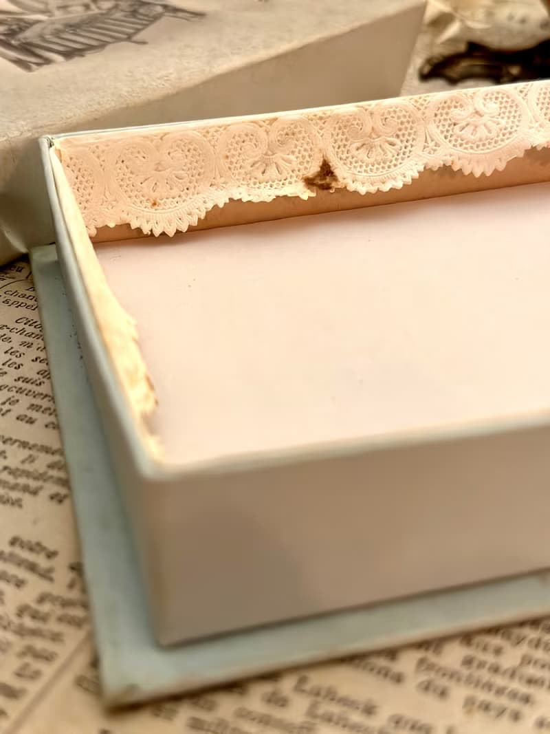 30667 罕見美麗的法國古董新生兒巧克力餅乾洗禮盒