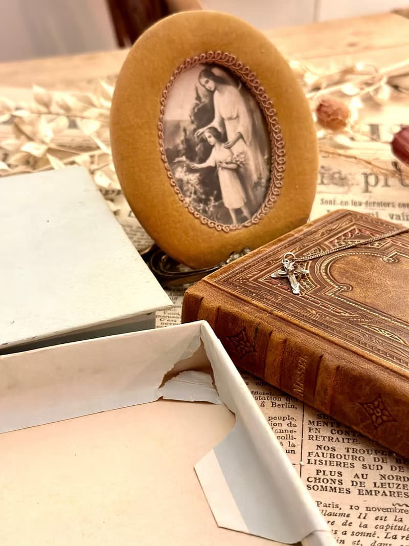 30667 罕見美麗的法國古董新生兒巧克力餅乾洗禮盒