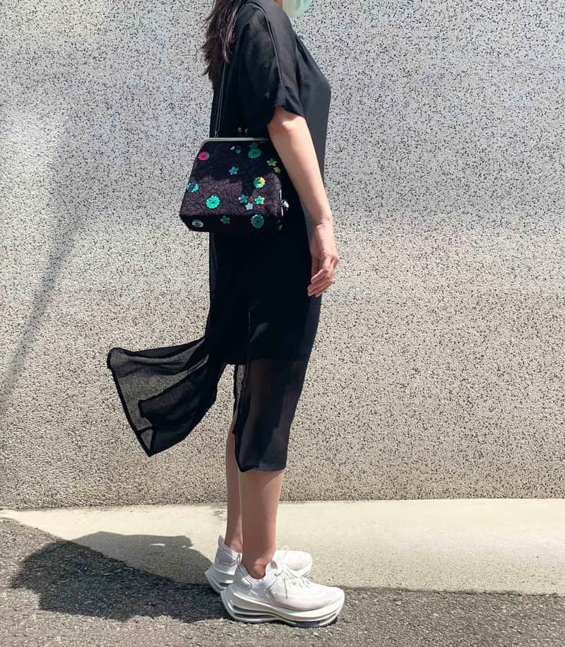 黑蕾絲與小彩花 口金包 後背包 肩背包 側背包 隨身包 小物包