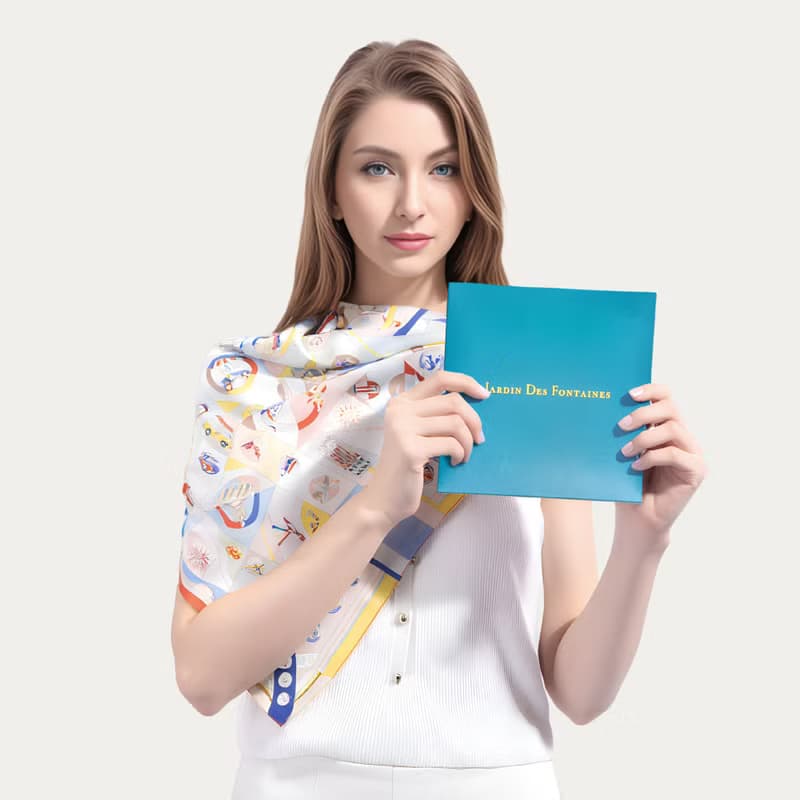 光輝年華大方巾絲巾90厘米 Jardin Des Fontaines