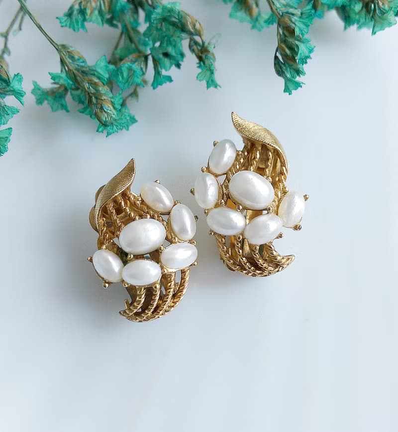 Vintage Jewelry 西洋古董飾品 TRIFARI 仿珠優雅 夾式耳環