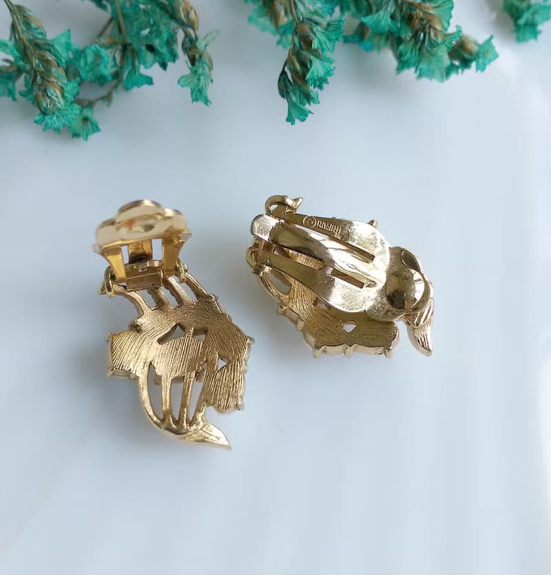 Vintage Jewelry 西洋古董飾品 TRIFARI 仿珠優雅 夾式耳環
