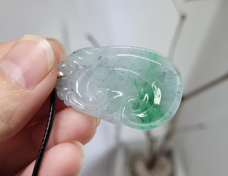 【親翠】天然翡翠 一抹辣色潤潤如意頭吊墜 畢業禮物